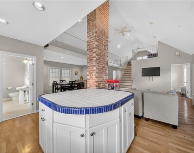 2340 Court St - Photo Thumbnail 6