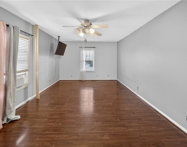 2340 Court St - Photo Thumbnail 18