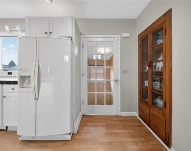 2340 Court St - Photo Thumbnail 2