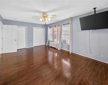 2340 Court St - Photo Thumbnail 19