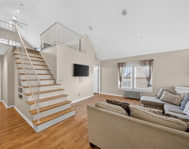 2340 Court St - Photo Thumbnail 12