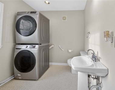 2340 Court St - Photo Thumbnail 4