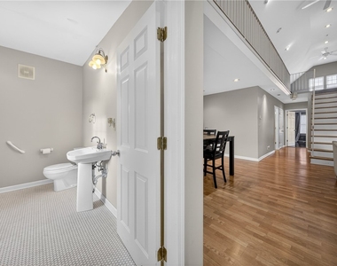 2340 Court St - Photo Thumbnail 3
