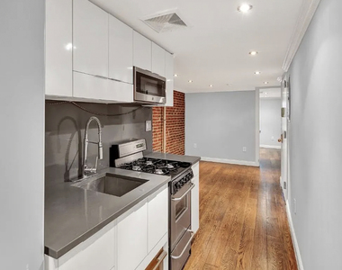 118 East 7th Street - Photo Thumbnail 4