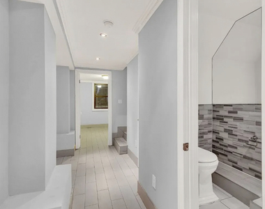 118 East 7th Street - Photo Thumbnail 5