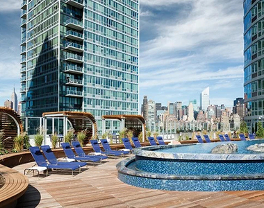 45-40 Center Boulevard - Photo Thumbnail 12