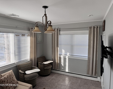 604 Se Central Avenue - Photo Thumbnail 2