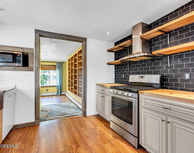 105 Longfellow Avenue - Photo Thumbnail 9