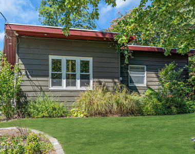 105 Longfellow Avenue - Photo Thumbnail 2