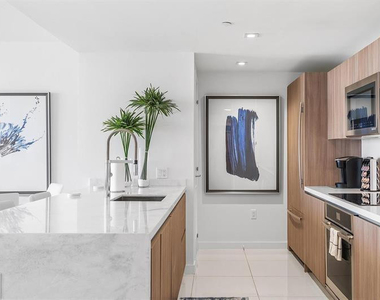 401 N Birch Road - Photo Thumbnail 7