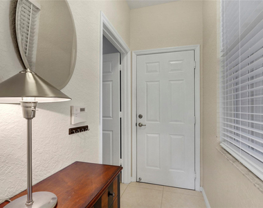 5715 Nw 119th Terrace - Photo Thumbnail 12