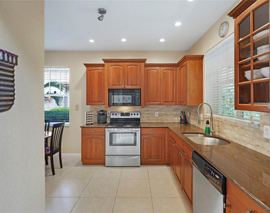 5715 Nw 119th Terrace - Photo Thumbnail 14