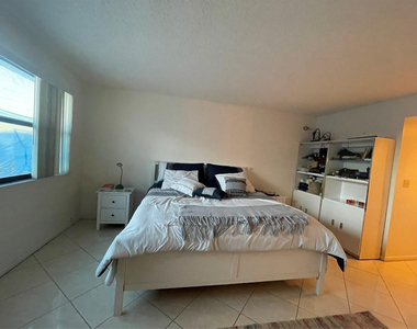 16141 Blatt Boulevard - Photo Thumbnail 33