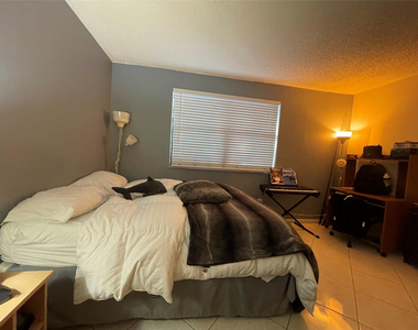 16141 Blatt Boulevard - Photo Thumbnail 30