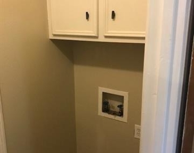 4027 Ovid Avenue - Photo Thumbnail 8
