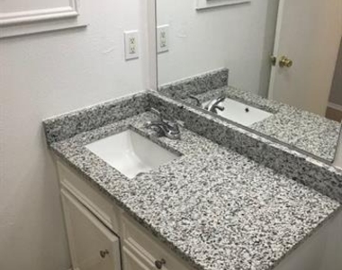 4027 Ovid Avenue - Photo Thumbnail 10