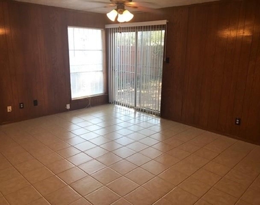 4027 Ovid Avenue - Photo Thumbnail 2