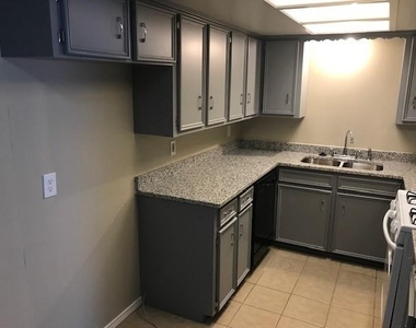 4027 Ovid Avenue - Photo Thumbnail 6