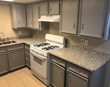 4027 Ovid Avenue - Photo Thumbnail 5