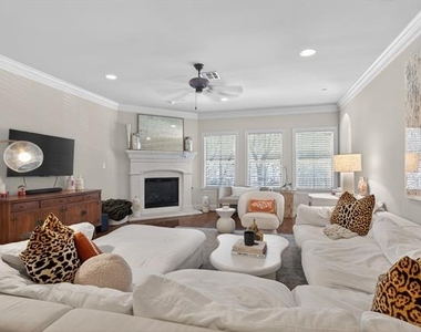5801 Hillcrest Avenue - Photo Thumbnail 8