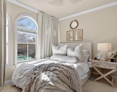 5801 Hillcrest Avenue - Photo Thumbnail 6
