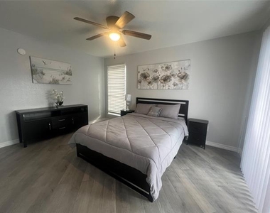 7501 Chesterfield Drive - Photo Thumbnail 10