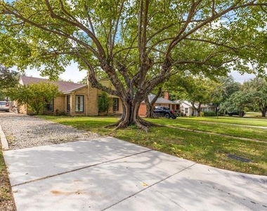 3417 Westcliff Road S - Photo Thumbnail 4