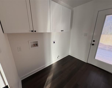 515 Giraud - Photo Thumbnail 11