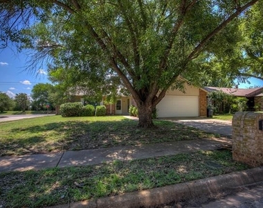 7801 Summerglen Road - Photo Thumbnail 2