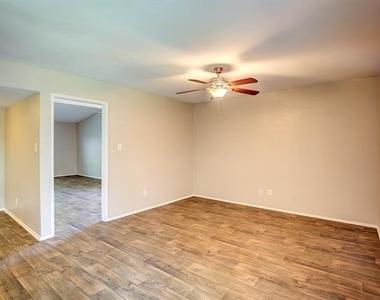 7801 Summerglen Road - Photo Thumbnail 24