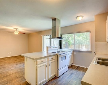 7801 Summerglen Road - Photo Thumbnail 22