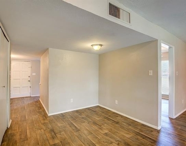 7801 Summerglen Road - Photo Thumbnail 17