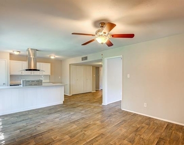 7801 Summerglen Road - Photo Thumbnail 25