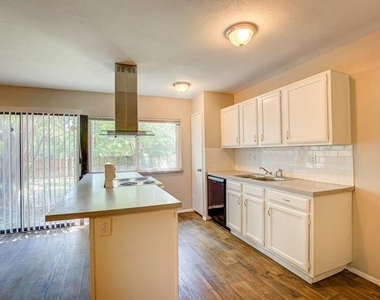 7801 Summerglen Road - Photo Thumbnail 21