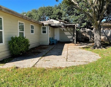 3563 South Drive - Photo Thumbnail 2