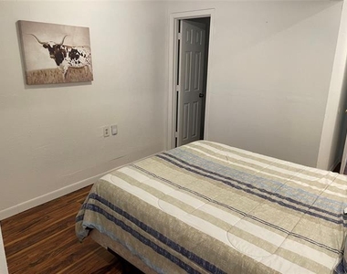 3563 South Drive - Photo Thumbnail 14