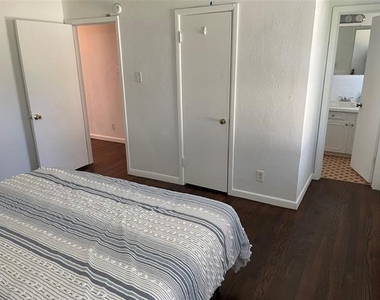 3563 South Drive - Photo Thumbnail 7