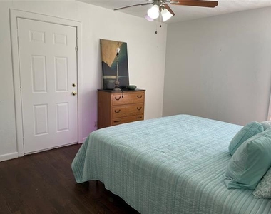 3563 South Drive - Photo Thumbnail 4