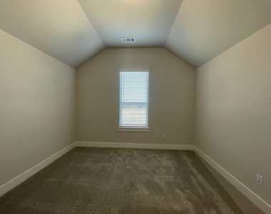 1609 Whisperwood Way - Photo Thumbnail 32