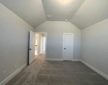 1609 Whisperwood Way - Photo Thumbnail 33
