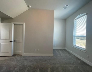 1609 Whisperwood Way - Photo Thumbnail 27