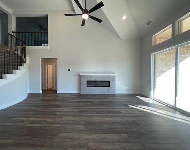 1609 Whisperwood Way - Photo Thumbnail 10