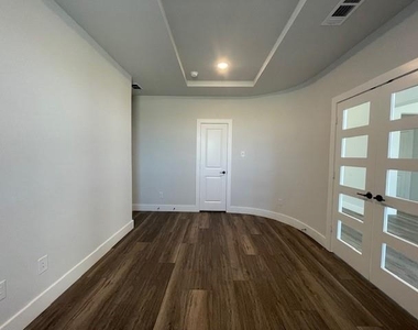 1609 Whisperwood Way - Photo Thumbnail 18