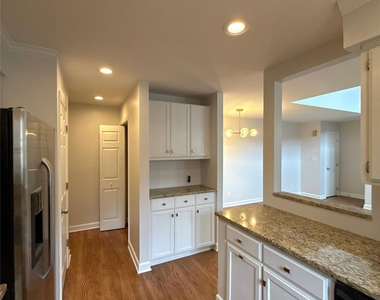 815 Lexington Avenue - Photo Thumbnail 6
