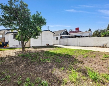 235 W 58th - Photo Thumbnail 17
