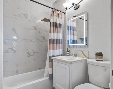 235 W 58th - Photo Thumbnail 12