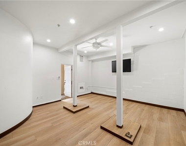 142 Sidney Bay Drive - Photo Thumbnail 39
