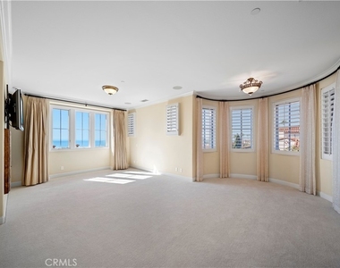 142 Sidney Bay Drive - Photo Thumbnail 18