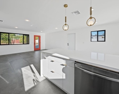 2600 N Chuperosa Road - Photo Thumbnail 20