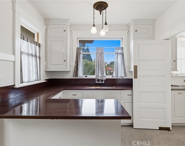 1200 Cedar Avenue - Photo Thumbnail 13